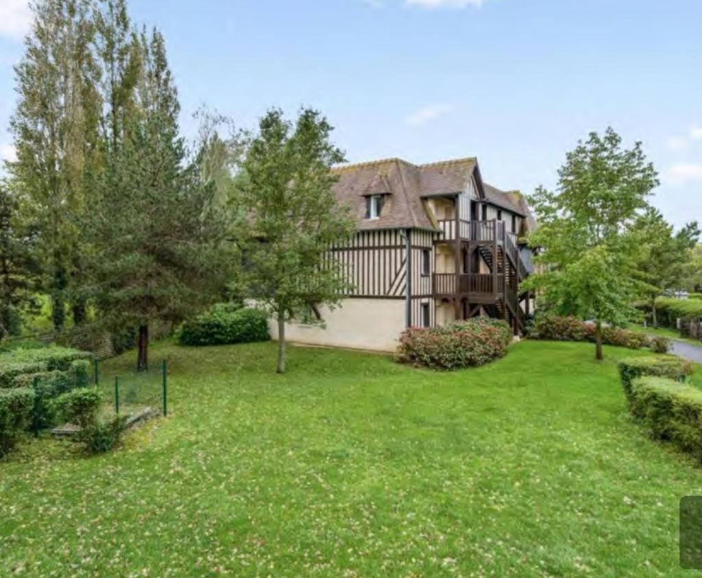 Le Cosy Residence Du Golf Deauville Exterior foto
