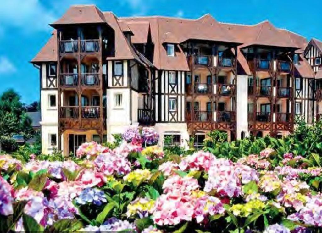 Le Cosy Residence Du Golf Deauville Exterior foto